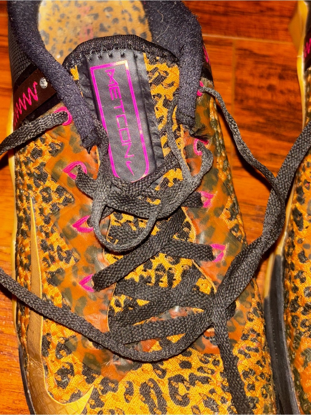 Nike Metcon 6 Leopard Cheetah Pink Training Shoes Gold Swoosh Women 7.5 Sneakers - Picture 5 of 10
